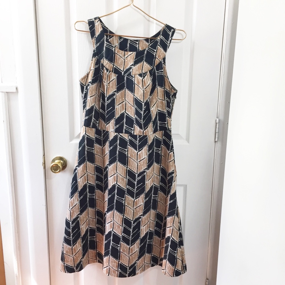 Merona | Arrow Print Sleeveless | Tan, Blue, & Wht - Picture 1 of 3